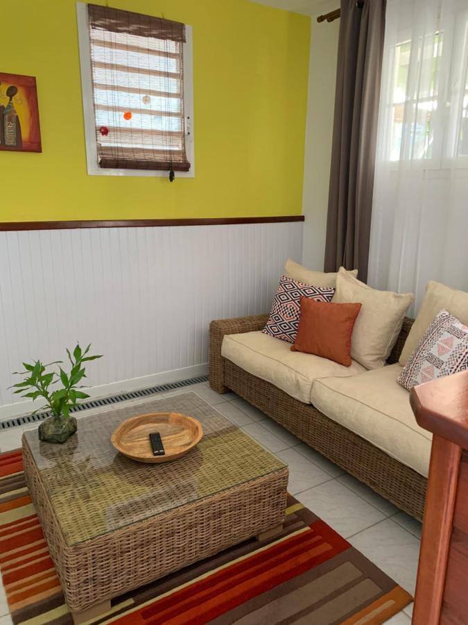 Charmant logement avec spa/petit-déjeuner inclus. Pointe-Noire Extérieur photo