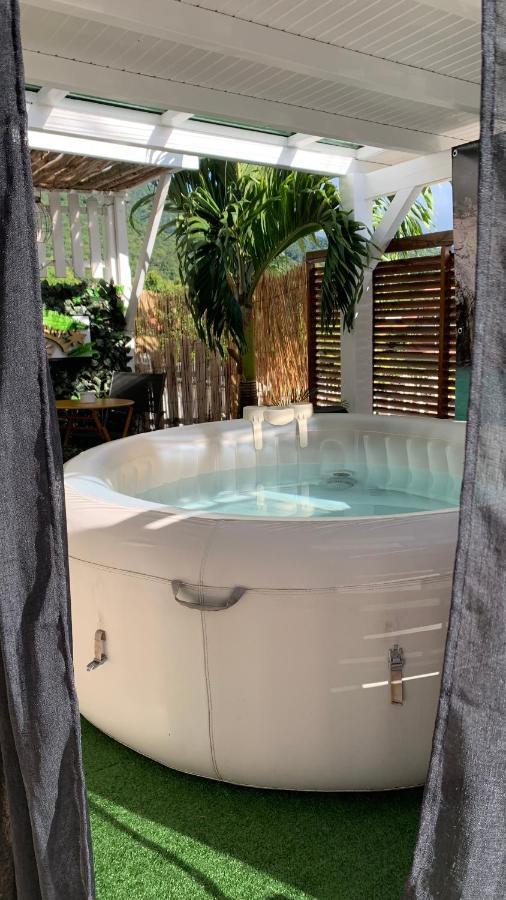Charmant logement avec spa/petit-déjeuner inclus. Pointe-Noire Extérieur photo